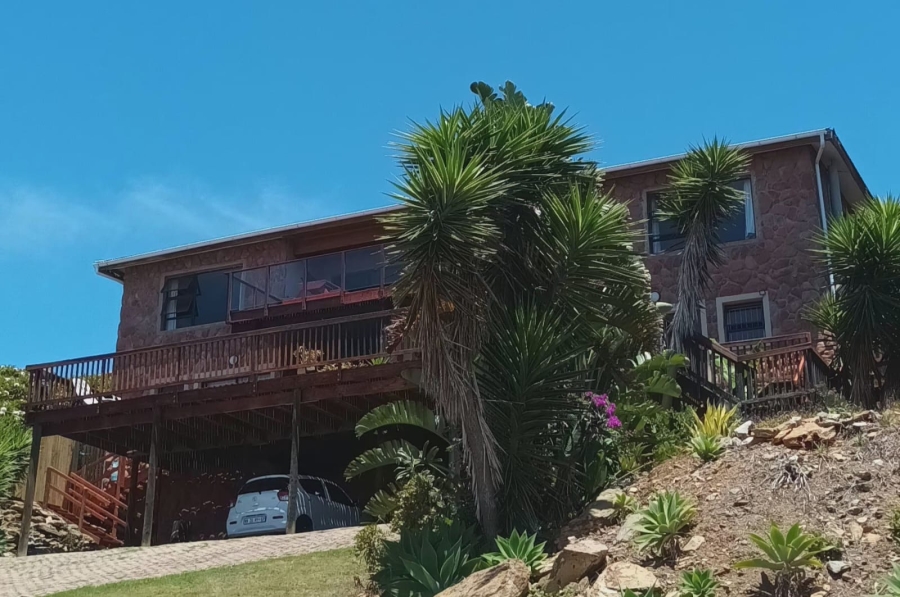 To Let 1 Bedroom Property for Rent in Wavecrest Eastern Cape